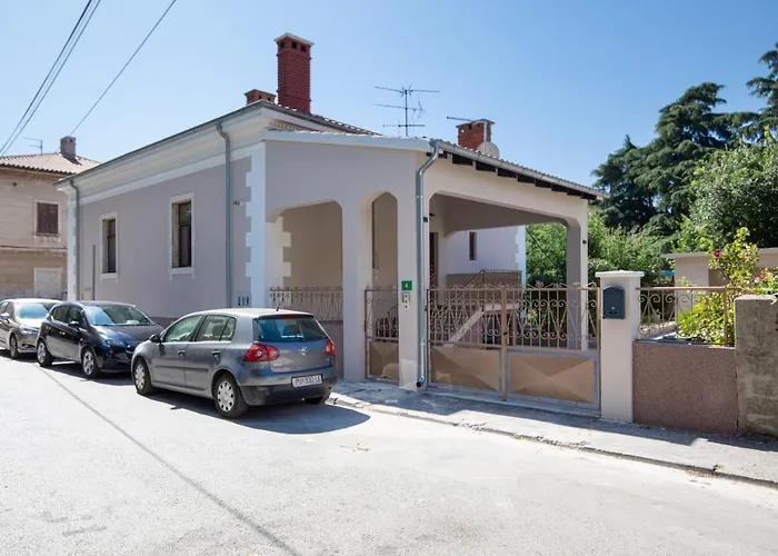 History Veruda Appartement *